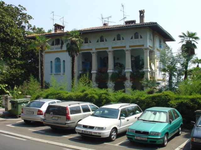 villa.jpg